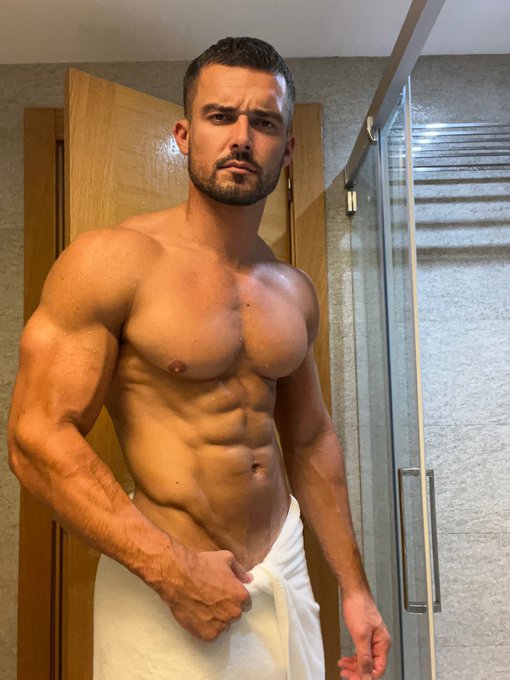 Touch down in Ibiza ✈️ https://t.co/spwZOgBhPS<a href="/tag/muscle"class="tags"><span>#muscle</span></a><a href="/tag/hunk"class="tags"><span>#hunk</span></a>