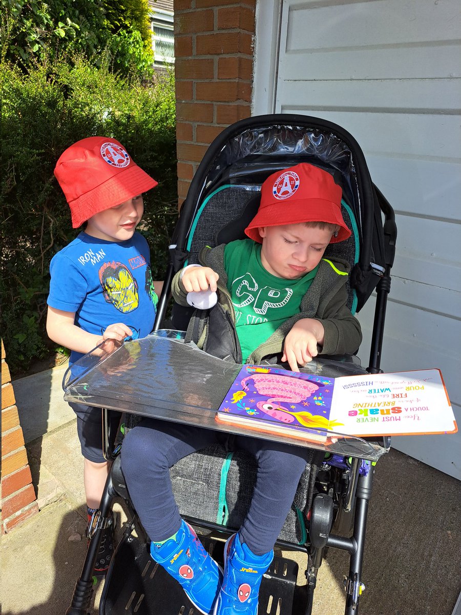 isright's tweet photo. #NorthEastTrip: just arrived after passing the Geordie Buzz Lightyear. Long weekend to see my #LittlePartnersInCrime & some Rugby League in the sunshine. Enjoy your weekend. #VirtualCoach https://t.co/nvKU8T7SFc