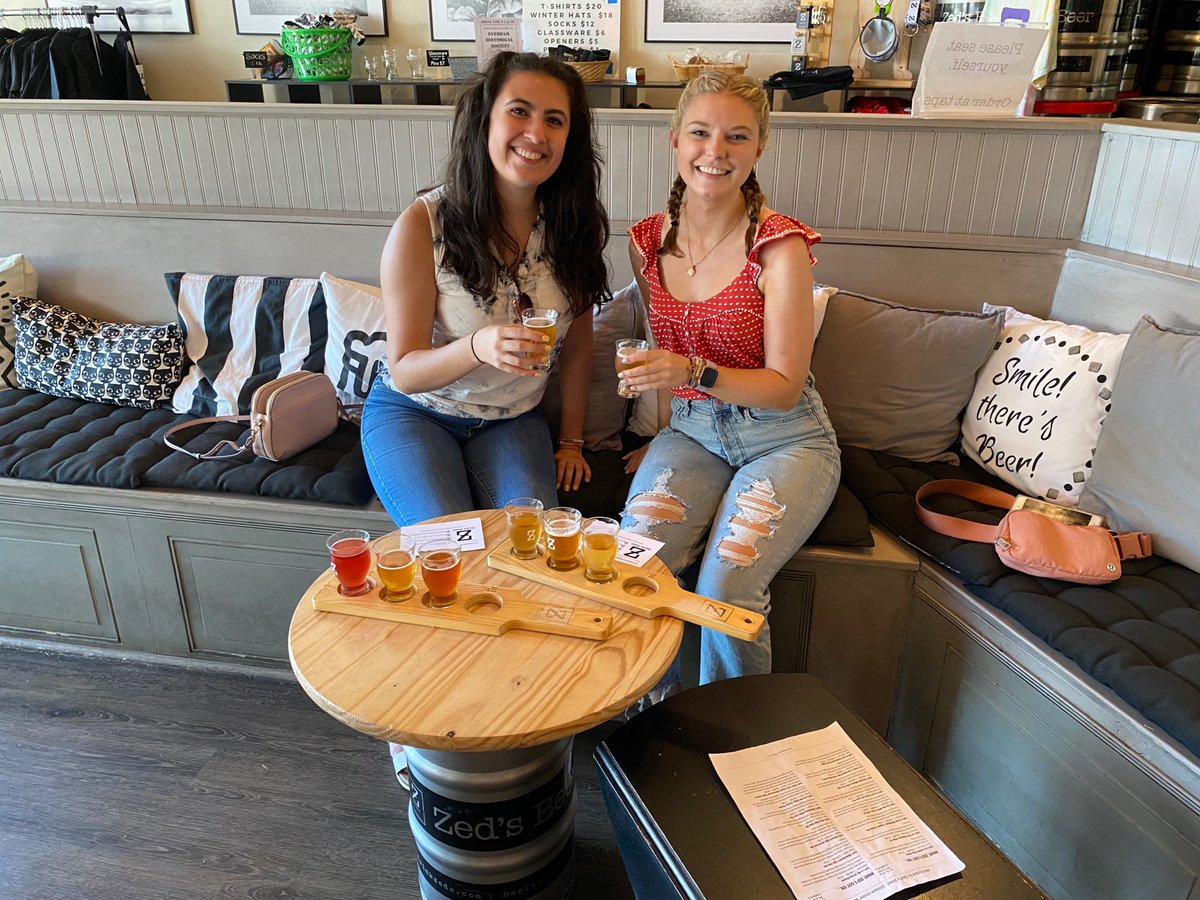 drinkzeds's tweet photo. Today’s a great day for a #FridayFlight! Come by 4-10 today to create yours. It’s also the perfect time to stock up on Zed’s 4-paks to enjoy no matter where you go this weekend! #fridaybeers #craftbeerflight #craftcans #njcraftbeer #njcb #njbeer #drinklocal #drinkzeds https://t.co/l1OyBv98Qw