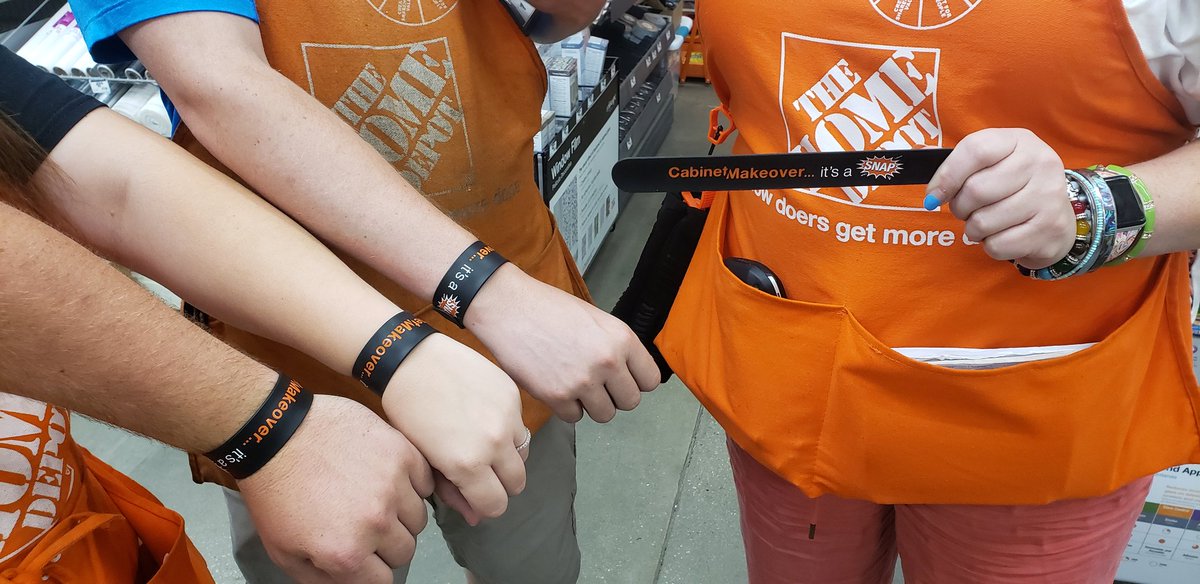 stewy_stew's tweet photo. Store visit at 1104! Thanks to @michelle_dehos for pushing her #orangeaproncrew to get more leads! She is an Awesome SASM!
This store thinks #KitchenCabinetMakeover is #SlapTastic! 😁
@BobbyBoaenTHD @DanielHortonTHD @gloria_terri https://t.co/N1ZSzKOxAQ