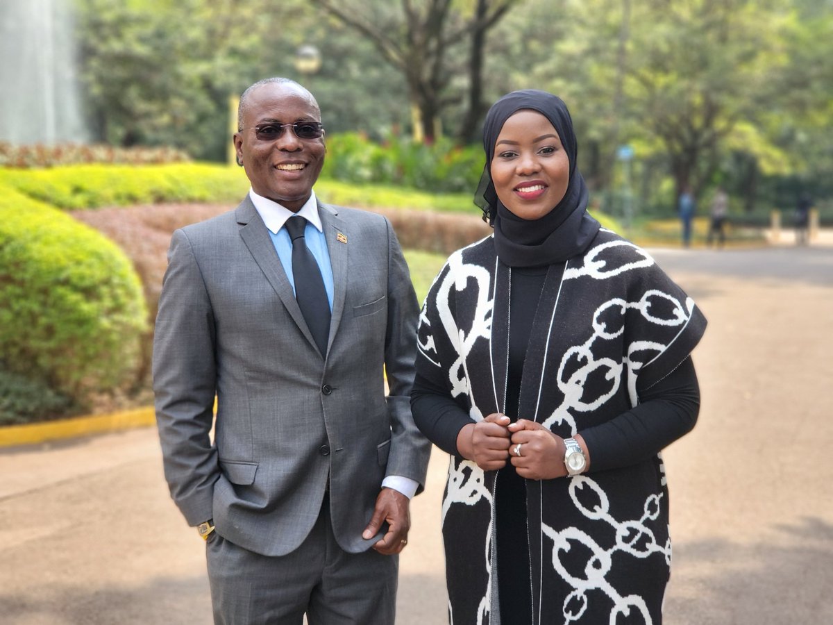 fsnakazibwe's tweet photo. See who I rubbed shoulders with today. The dedicated Uganda Police Force's @AKasingye. Please don't remind me of his retirement, I know. He's not just an officer but a friend. https://t.co/D3hzsHaxIa