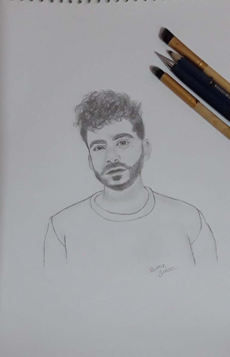 Sarayaser2004's tweet photo. رسماها من زمان نزلتها استوري انستا بس عشان الامتحانات مفضيتش انزلها تويتر❤️
@Pistyization رسمتك شبه الكرتون 😂❤️
عطوني رايكم🤡💞 https://t.co/p0wVO5LDC3