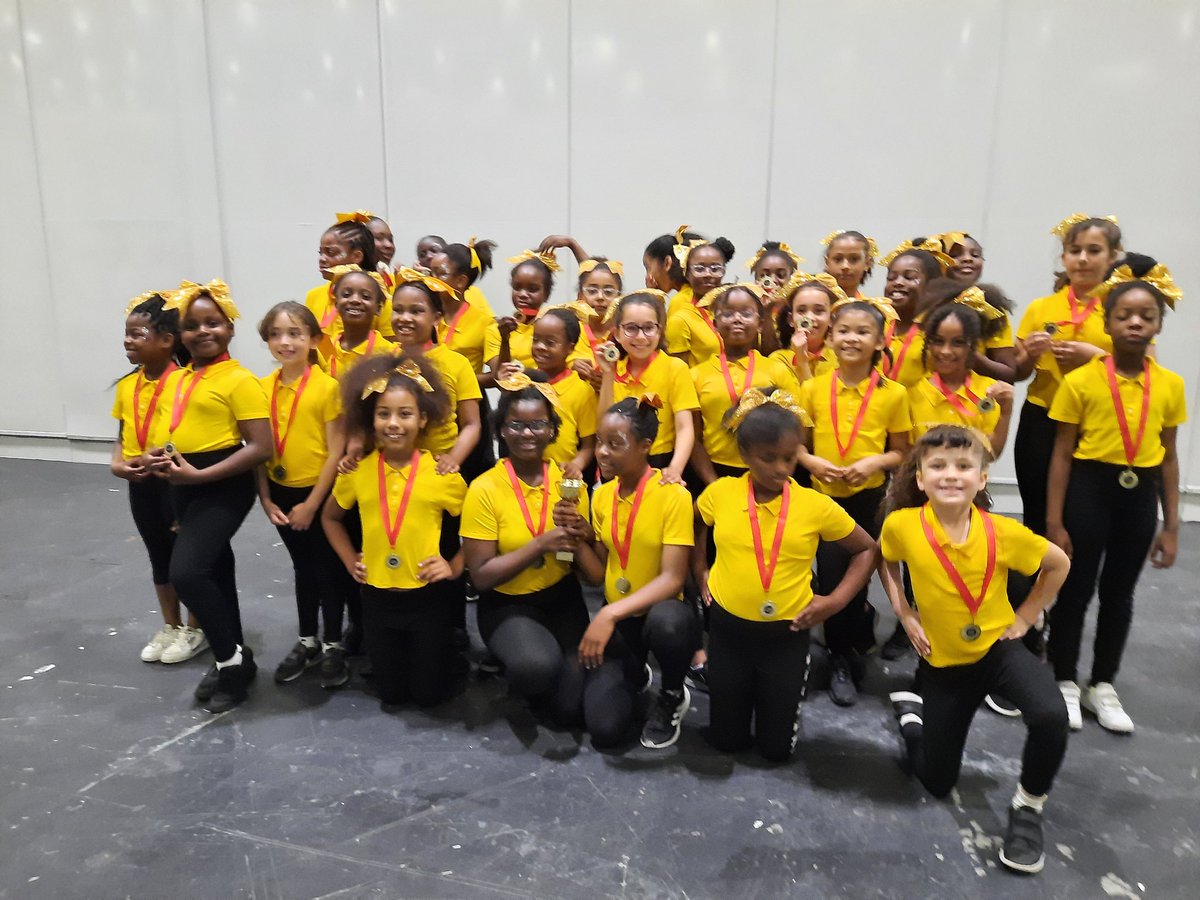 WhyckeS's tweet photo. Awesome day for the St Antony's Starlings of @StAntsE7 they have won GOLD for their cheerleading competition organised by the Ascension Eagles. Awesome coach Ayanna Moore #excellondon #ascensionEagles #cheerleaders #stantonys #summerfun #winning https://t.co/cl1wLDsvb9