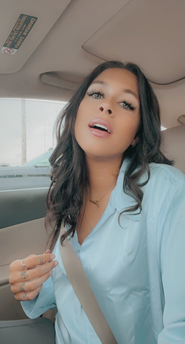 itsdevanmarie's tweet photo. Working gal 💙 https://t.co/dxOF8XiHzt