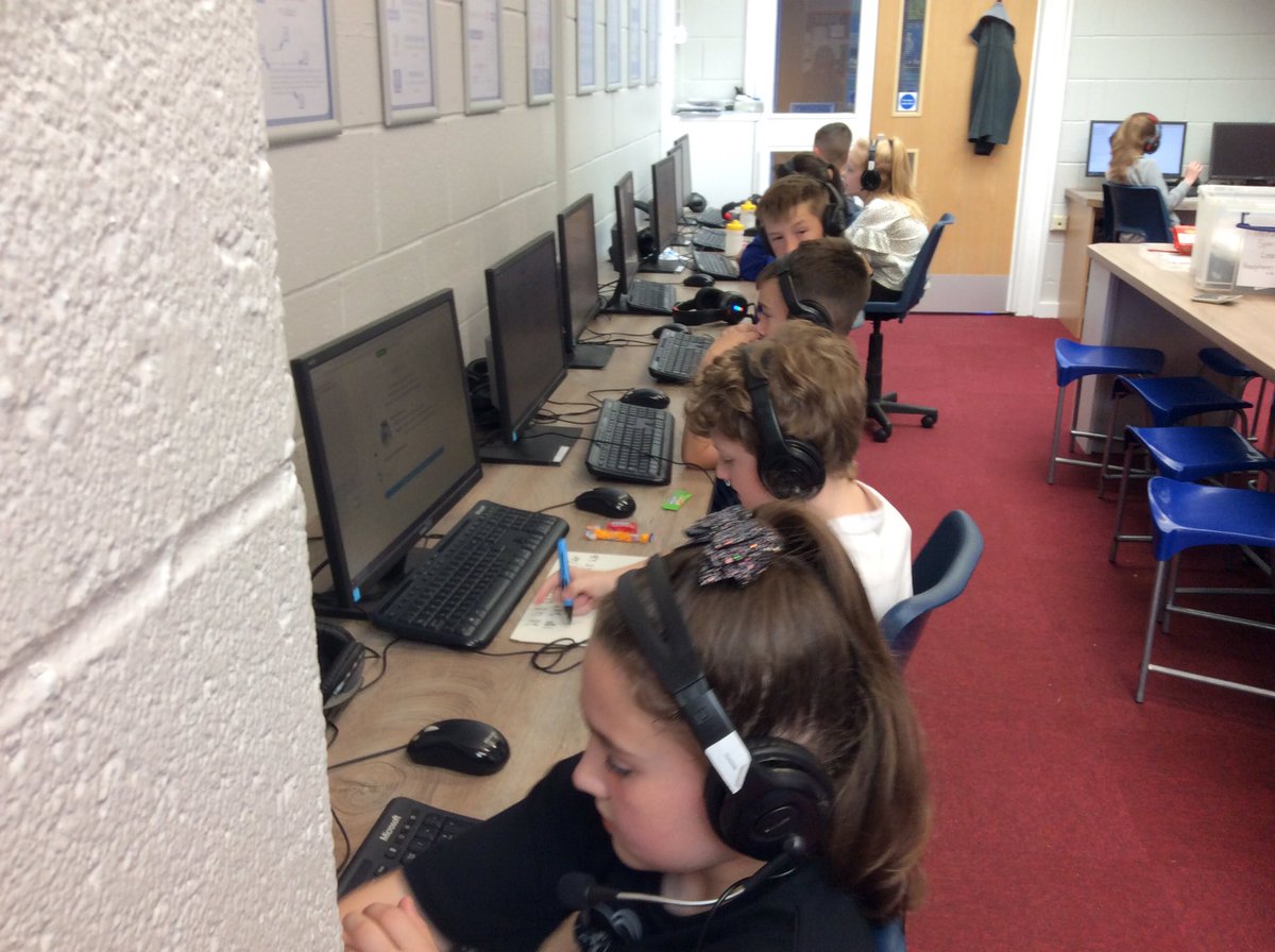 Parkfield's tweet photo. #y4 and #y5 have worked extremely hard in their #thirdspacelearning lesson after school today. A massive well done to all our pupils who have attended this year.βοΈπβοΈ https://t.co/QshxbsIJzO