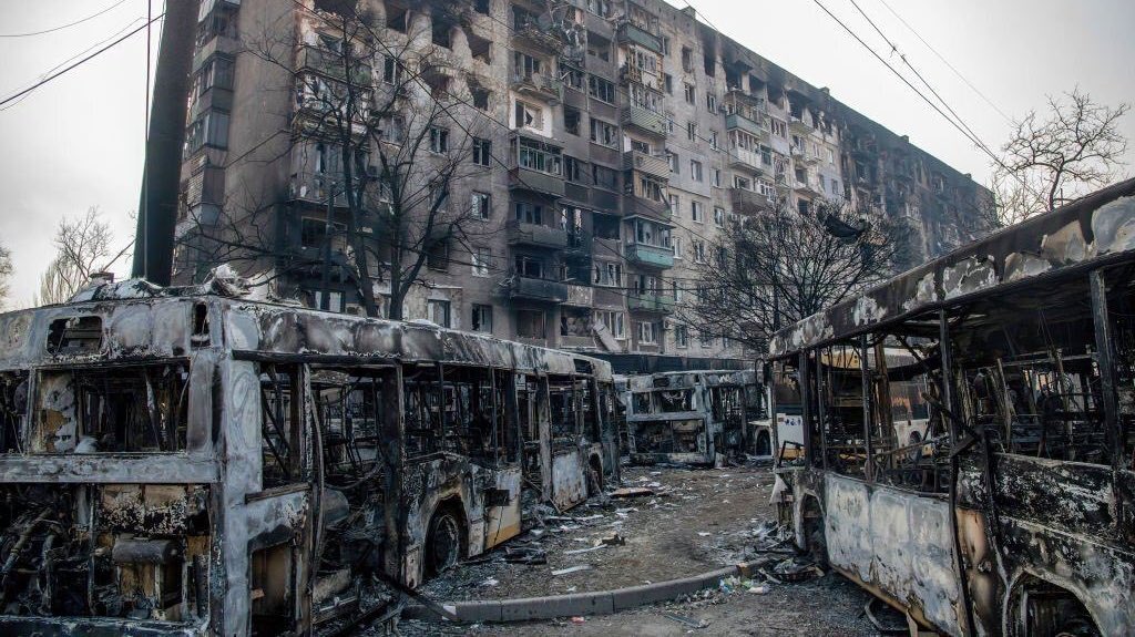 De ondraaglijke lichtheid van het bestaan van Thierry Baudet:

“Rusland gedraagt zich erg mild tegenover Oekraïne.”

“Poetin is een van de beste leiders van de Europese wereld.”

“Rusland brengt vrede en orde in de wereld.”