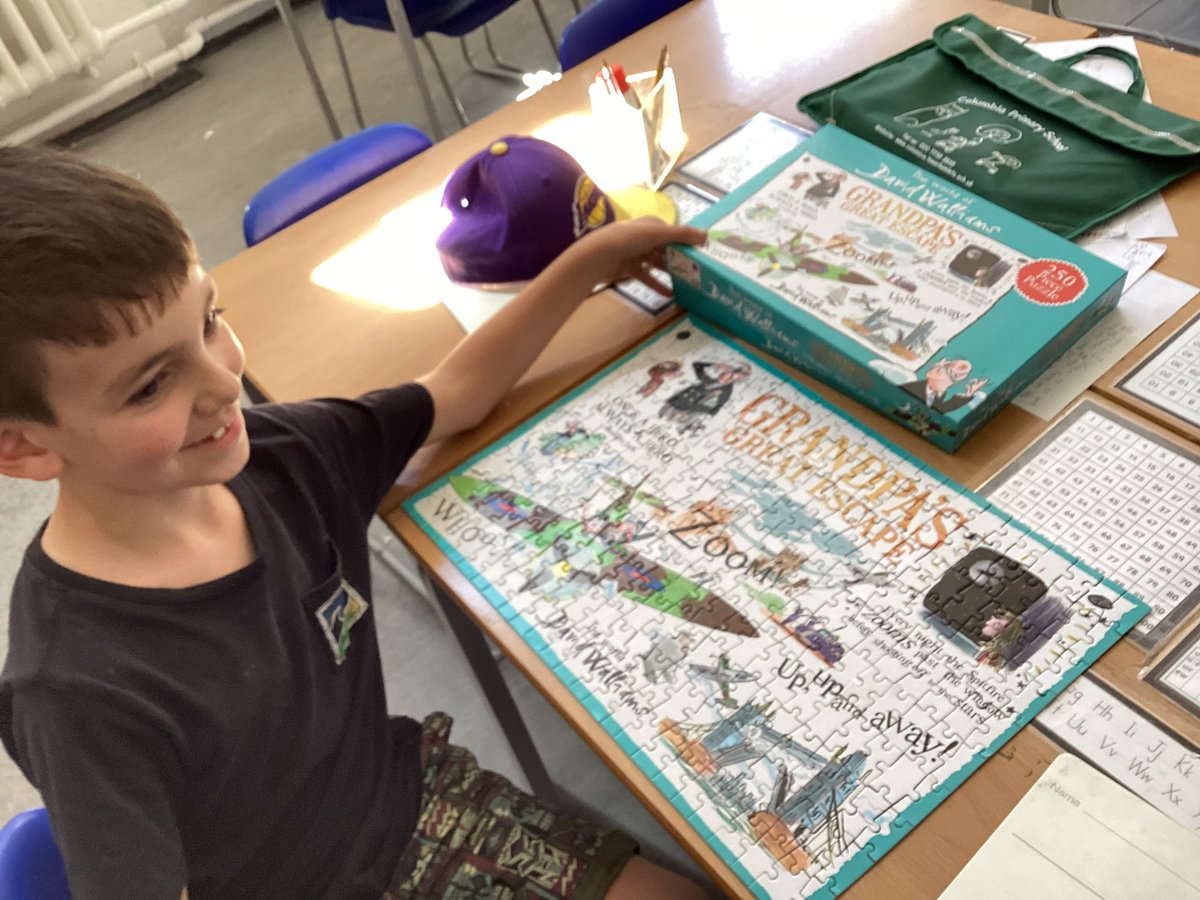 Amazing dedication from our year 1 pupil, in completing  the puzzle!
Well done!👏👏