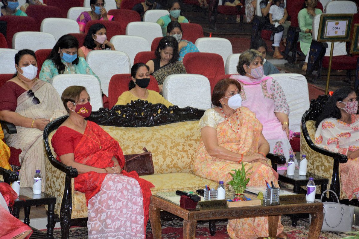 easterncomd's tweet photo. #IndianArmy
A Seminar on #ArtOfLiving was organised by #EasternCommand as a welfare measure for 150 families at #FortWilliam #EasternCommand  #Kolkata.
@adgpi
@SpokespersonMoD https://t.co/rsUkk5DeVl