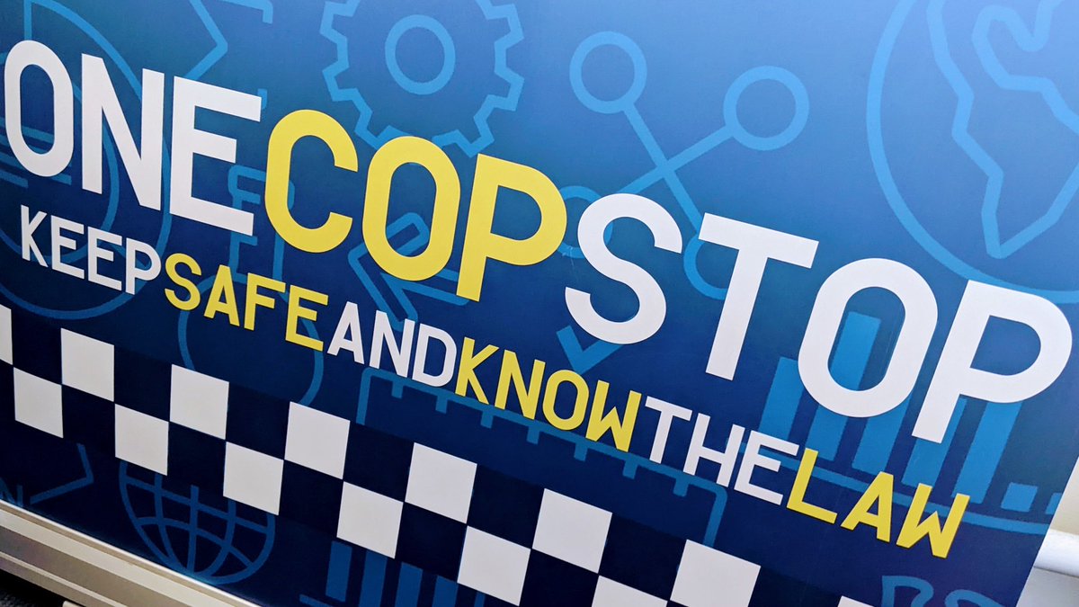 PoliceSudbury's tweet photo. Great visit this afternoon @woodhallsudbury to chat to year 5 about staying safe on social media #OneCopStop #KeepSafeAndKnowTheLaw thanks for the #IcePop 😋 #PCSOSKEGGS👮‍♂️ https://t.co/E5nOw5l9OZ