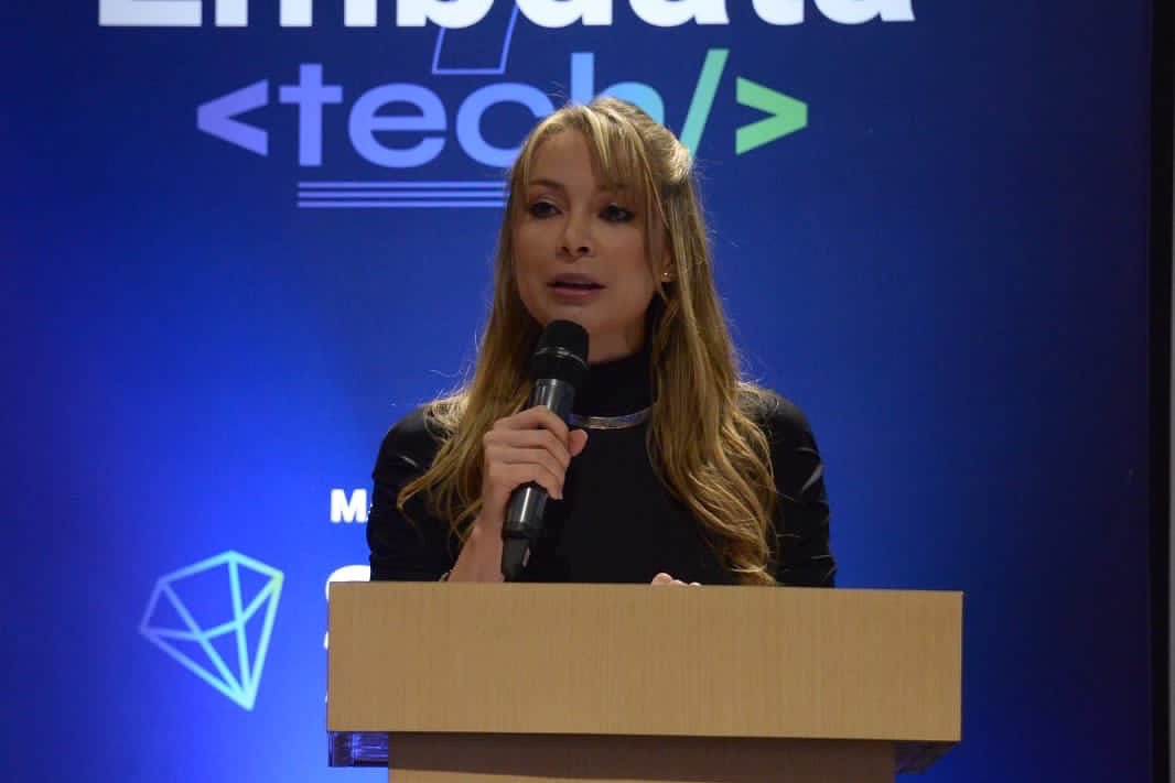 EMBdata's tweet image. Iniciamos la segunda jornada del #embdata2022. Hoy los temas pilares serán inversión en startups, metaverso, inteligencia artificial y ciudades inteligentes. @senacomunica @camaracomerbog @hubbogoficial @innpulsacol @semantixai @catalinatellezb