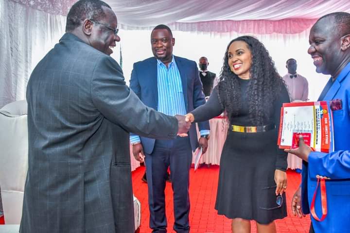 GichangiWanja's tweet photo. The governor will incorporate everyone in his government
#NyoroTanoFresh https://t.co/uDRIZeHDKd