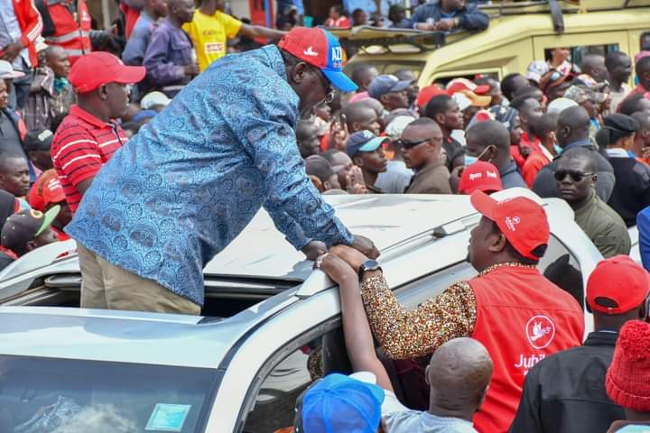 GichangiWanja's tweet photo. It takes a leader to lead not a politician.
#NyoroTanoFresh https://t.co/1kp2GnqA34