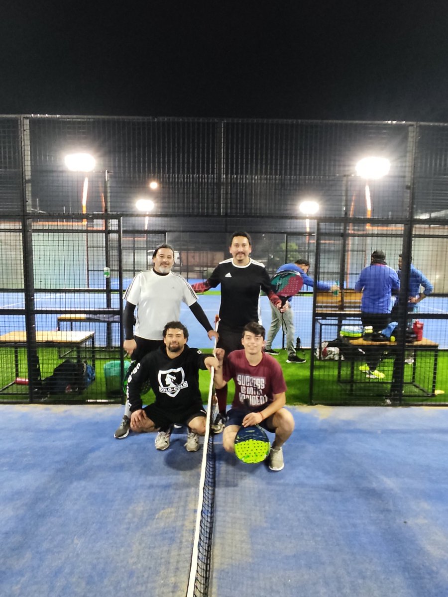 Miguelpearlalbo's tweet photo. Primera experiencia y con triunfo ... 😋😋💪💪.. como mono pegado al vidrio pero son detalles #padel #maipu #masquepadel https://t.co/8NKVlHEvC8