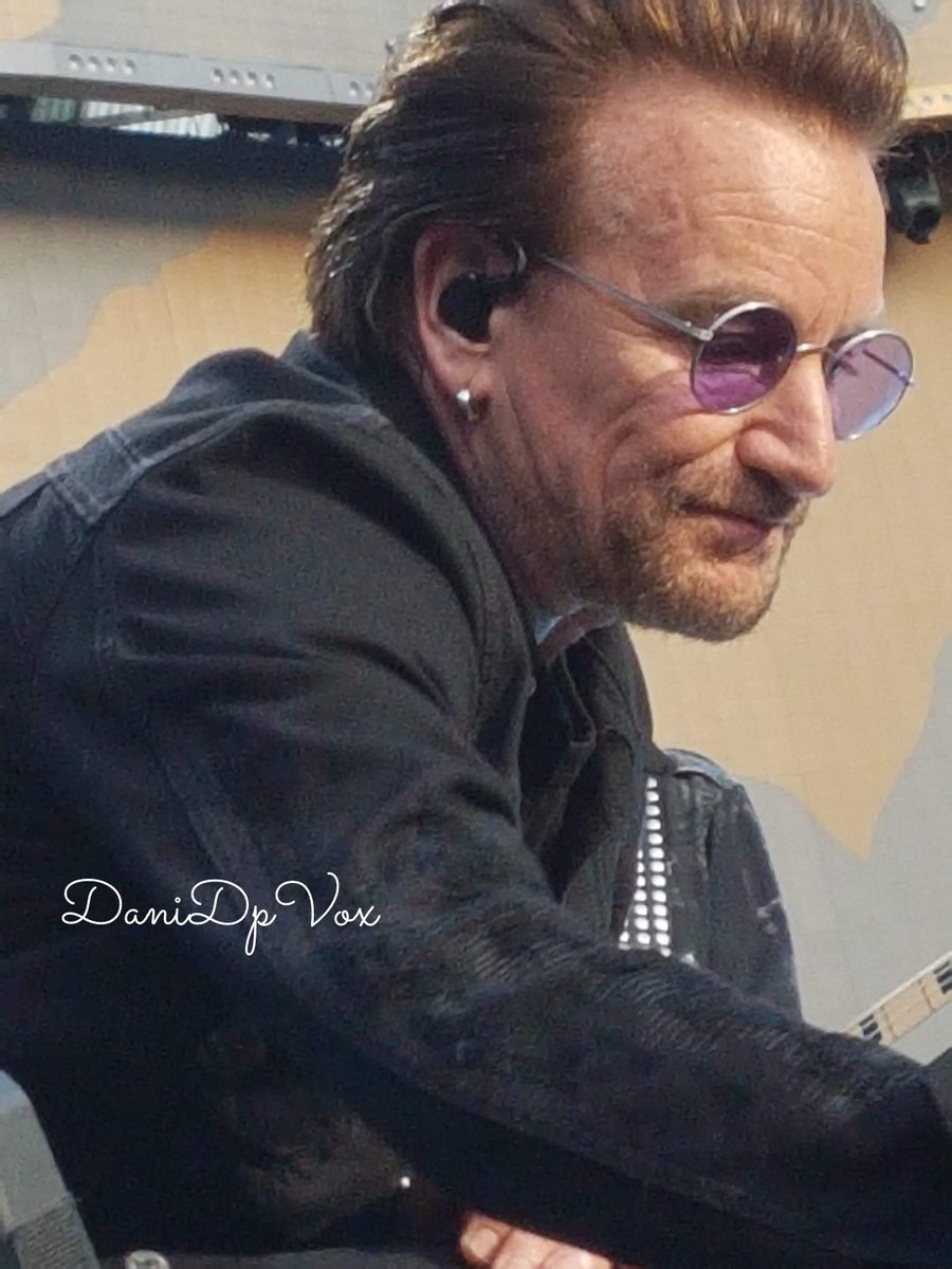 daniDpVox's tweet photo. #OnThisDay july 8, 2017, 5 years ago #U2 opened the European leg of the #TheJoshuaTreeTour2017 at the #TwickenhamStadium in #London

All the photos are mine © @daniDpVox
#U2History #U2NewsIT #Bono #TheEdge #AdamClayton #LarryMullenJr #U2TheJoshuaTree2017 #U2TheJoshuaTreeTour2017 https://t.co/CyMNVgRLoi