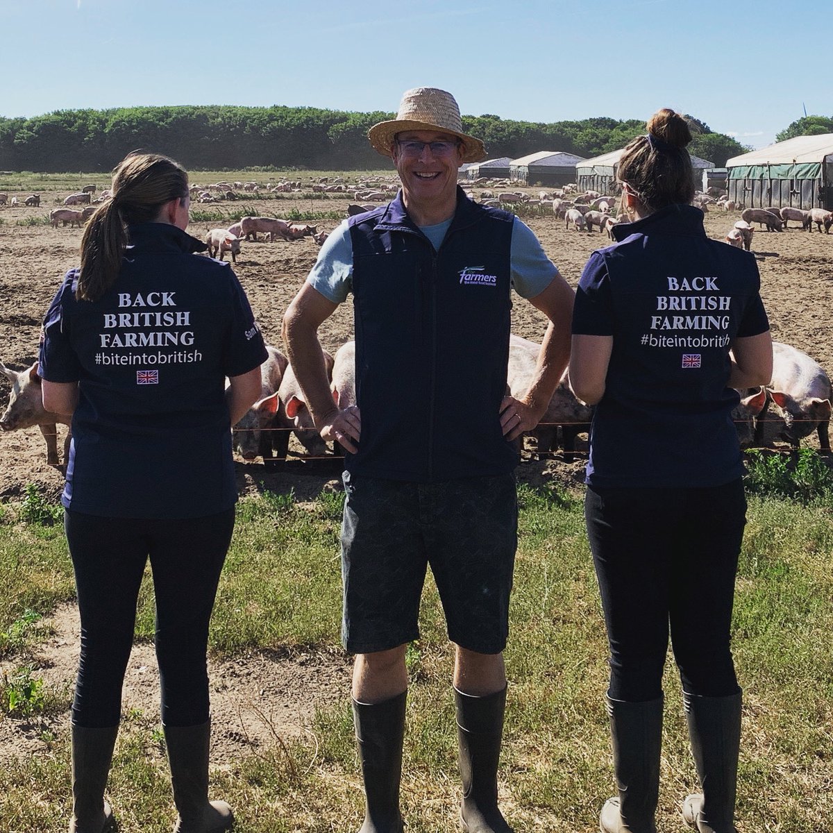 🙌 <a href="/ForFarmersUK/">ForFarmersUK</a> sporting their fab @biteintobritish gilets today on farm that they so kindly sponsored to raise money for <a href="/FCNcharity/">The Farming Community Network</a> ❤️

They’ll be on sale at <a href="/greatyorkshow/">Great Yorkshire Show</a> next week!!! 
#backbritishfarming #biteintobritish 🇬🇧🚜🇬🇧