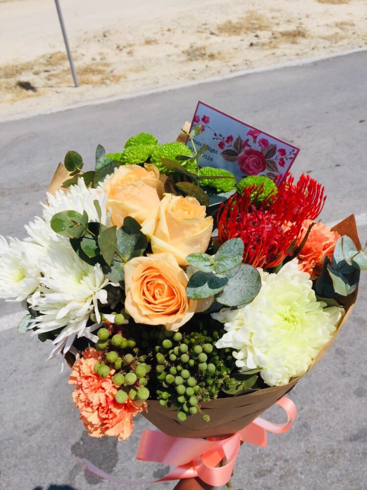 sheya63's tweet image. It’s Friday and he still didn’t buy you flowers?🥺...Post them on your status so he sees that you need flowers nkelo☺️♥️

Please halla at +264 818050518 or make a turn at Petals Delight, Dolly mall, Ongwediva💐☘️