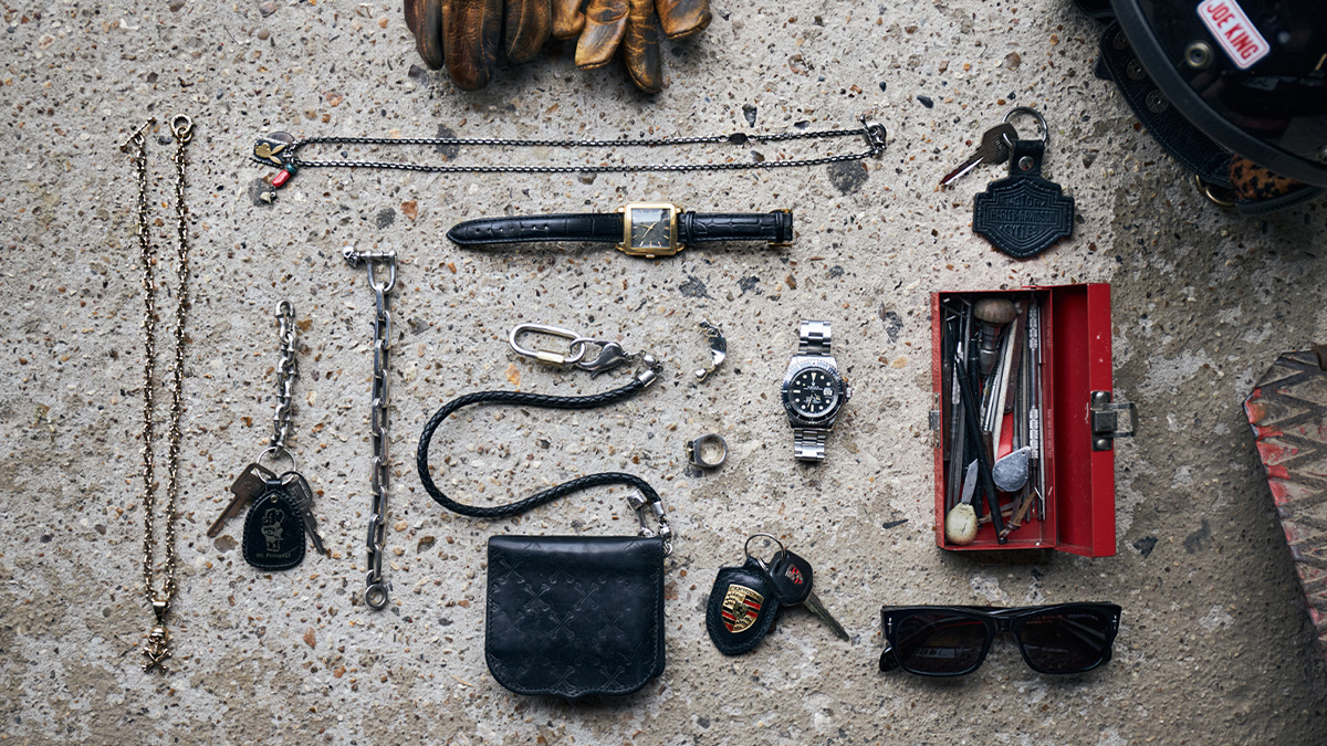 END. (@endclothing) on Twitter photo Visiting <a href="/TheGreatFrogLDN/">The Great Frog</a>'s designer at his countryside home, we explored what makes Reino Lehtonen-Riley tick with his essentials.
Discover the feature: end.global/tfl Visiting <a href="/TheGreatFrogLDN/">The Great Frog</a>'s designer at his countryside home, we explored what makes Reino Lehtonen-Riley tick with his essentials.
Discover the feature: end.global/tfl