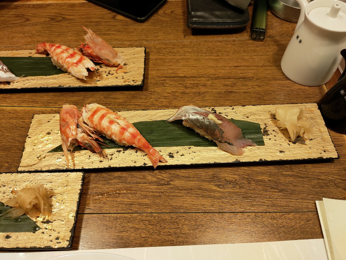 dojinosuke's tweet photo. これは半年後、スゴイことになる予感！

TERASU（ideaportもその一員）デザイナーの石橋さんと一緒に、クライアントさんとミーティング。

デザインもその筺体をクライアントさんが作り上げる技術もスゴ過ぎる。

#TERASU
#ideaport https://t.co/sLPIAXPqHw