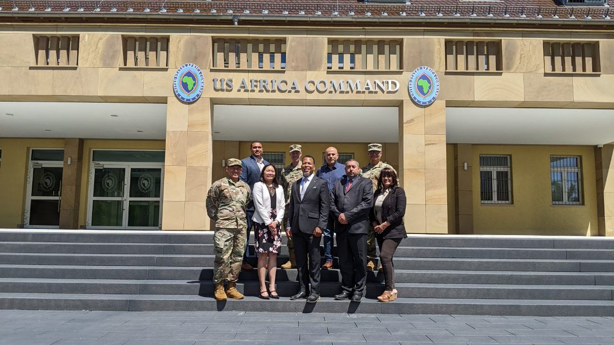 DonMeansJr's tweet photo. #DISA’s Operations &amp; Infrastructure Center has a global mission. I had a great visit today with our hardworking #DISAAFRICOM team. We #DeliverOperateDefend DISA capabilities in support of the @USAfricaCommand mission.

#FridayFeeling #FridayMorning https://t.co/VBQ4wc6xvl