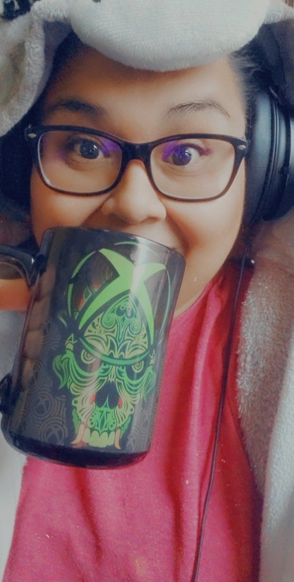 I am back once again sorry for the lack of stream will get better come on by!! #ApexLedgends #xbox #rank #worldsedge #streamer #SmallStreamersConnect twitch.tv/royalrubii