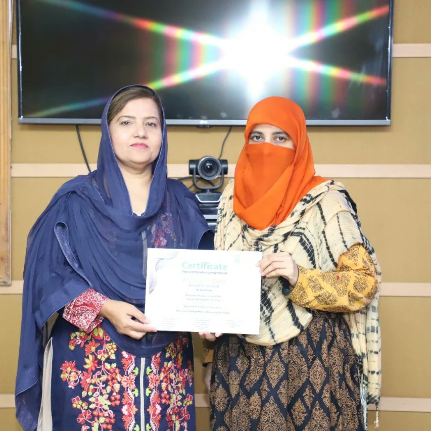 gcwufedupk's tweet photo. Faculty Development Training by Department of Applied Psychology at GCWUF
#gcwuf #Official #Faisalabad #womenuniversity #FDTP https://t.co/sUXrJKYvpM
