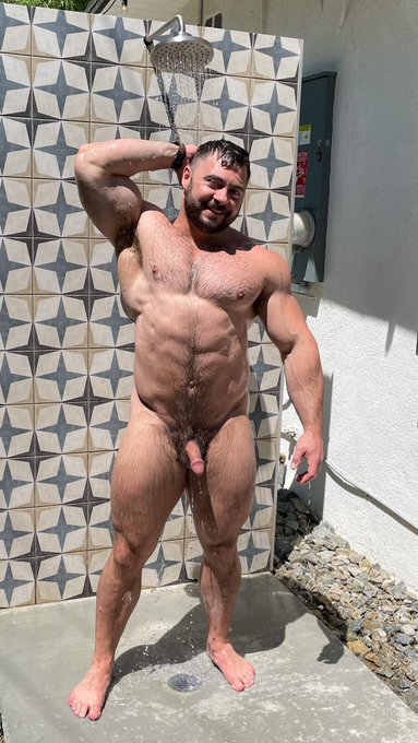 Have I mentioned I really like outdoor showers?!   (I&rsquo;m almost out of vacation photos, slutty or otherwise<a href="/tag/thirsttrap"class="tags"><span>#thirsttrap</span></a>