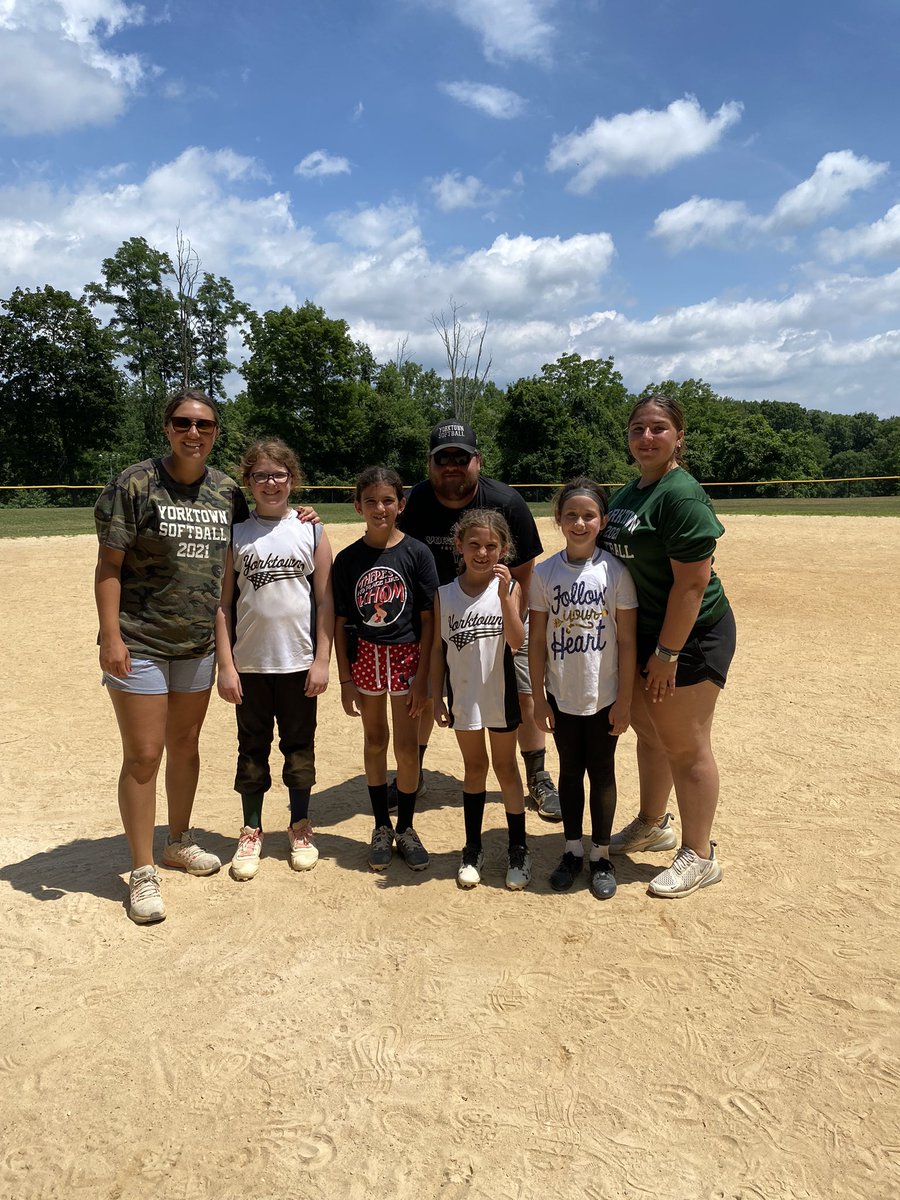 Yorktown Varsity Softball tweet media