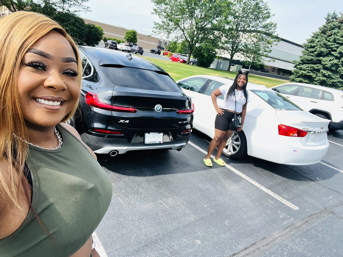 PrettyChiCHICK's tweet photo. @BMW Me and my daughter saying farewell to our old friend and welcoming our new BMW to the family 🤩 https://t.co/nqRWPq7pfa