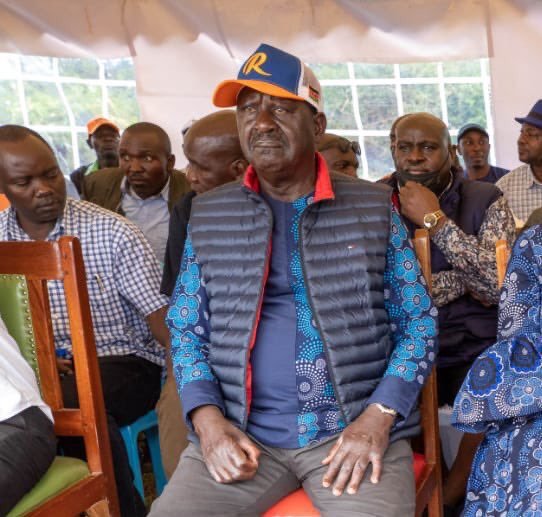 HonNelsonMandel's tweet photo. Azimio down! I repeat azimio down in Kakamega😂😂
Ngojea sasa ranting and abuses to IEBC... Awuoro!

Oparanya #UlizaRutoKTN Chebukati Rest Fox News #KIPRONOH Kenya Martha Kikuyu #8BillionStrong IEBC Mudavadi Shinzo Nakuru #migoridecides Ouch Mr President https://t.co/oX74HoRjcO