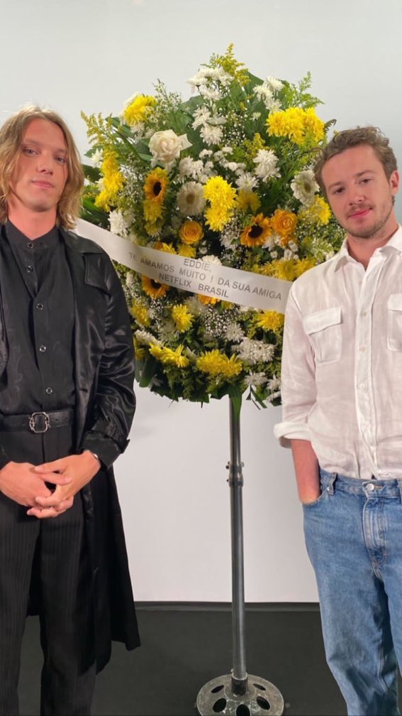 munsonsguitar's tweet image. a missa de sétimo dia hoje bem assim, descanse em paz eddie...