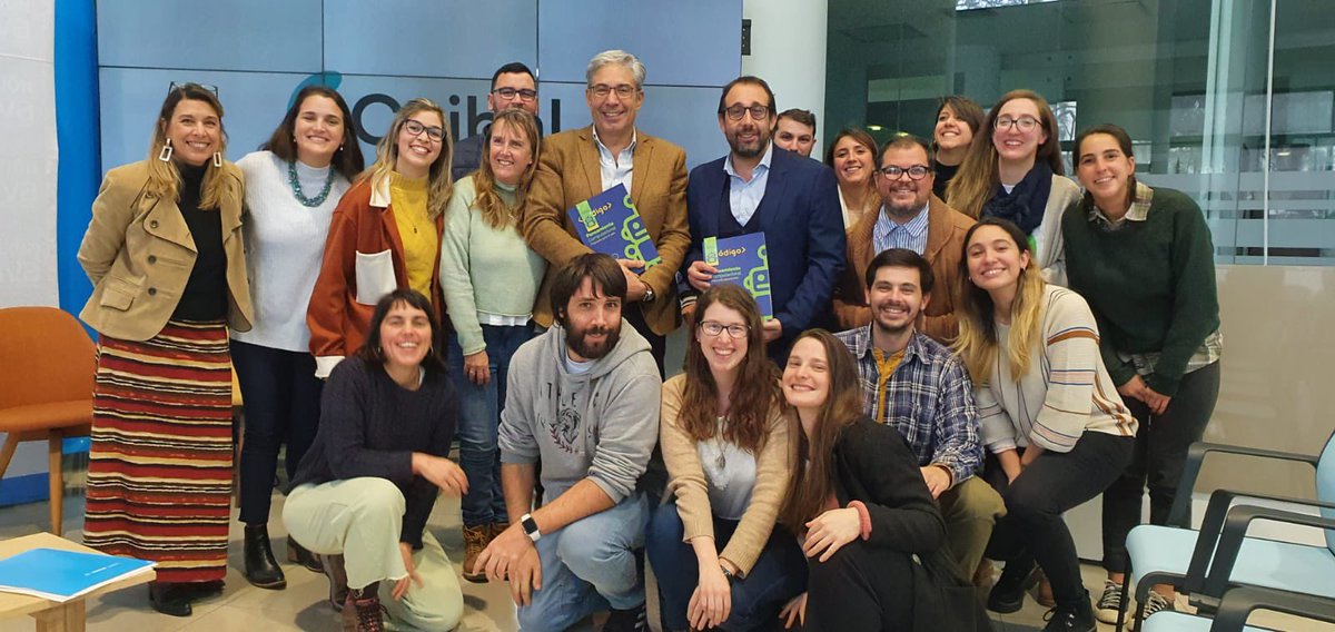 ana_perezespagn's tweet photo. Hoy presentamos junto a la @ANEP_Uruguay y la comunidad educativa, el primer libro de #PensamientoComputacional de @Ceibal_Uy 

Agradecemos a @AristiAdrianaUy, @leandro_folgar y @RobertSilva1971 por sus aportes acerca de la importancia de integrar esta competencia a la educación https://t.co/IlOpLXroA9