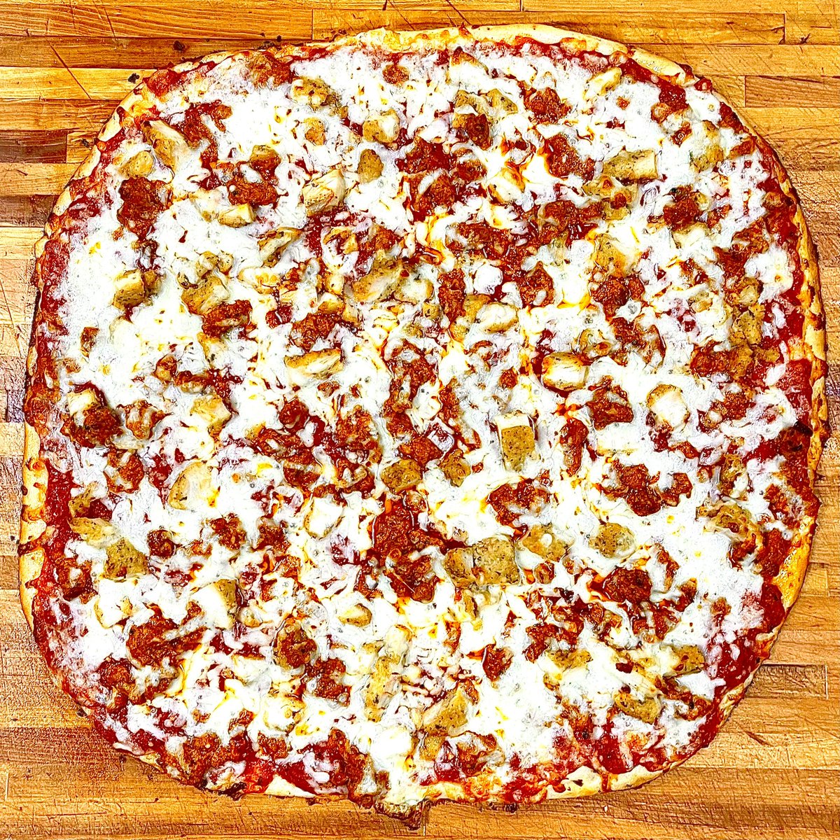 EricJohnArt's tweet photo. NIFTY PIZZAS #15 and #16 are listed for sale!

These are the first “standard pizzas” minted.

You’ll find them here! 

https://t.co/mJVvc6Xn6K

@niftypizzas #NFTs #NFTCommunity https://t.co/qwXhOvPz6h