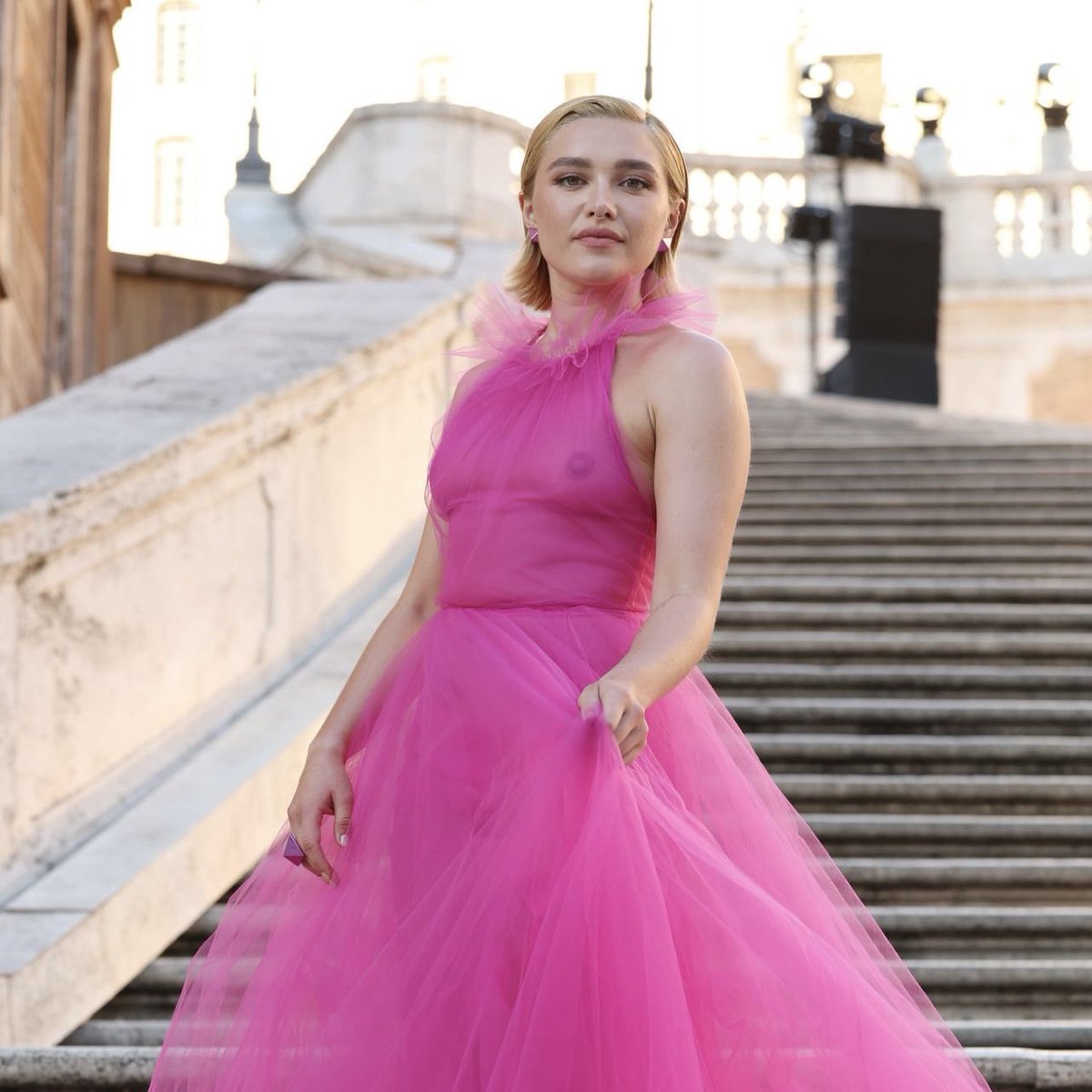 best of florence pugh tweet media