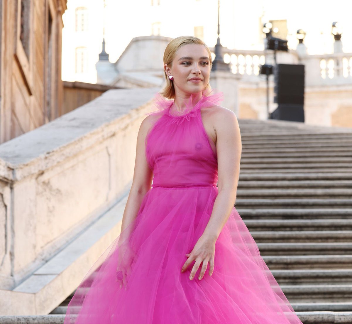 best of florence pugh tweet media