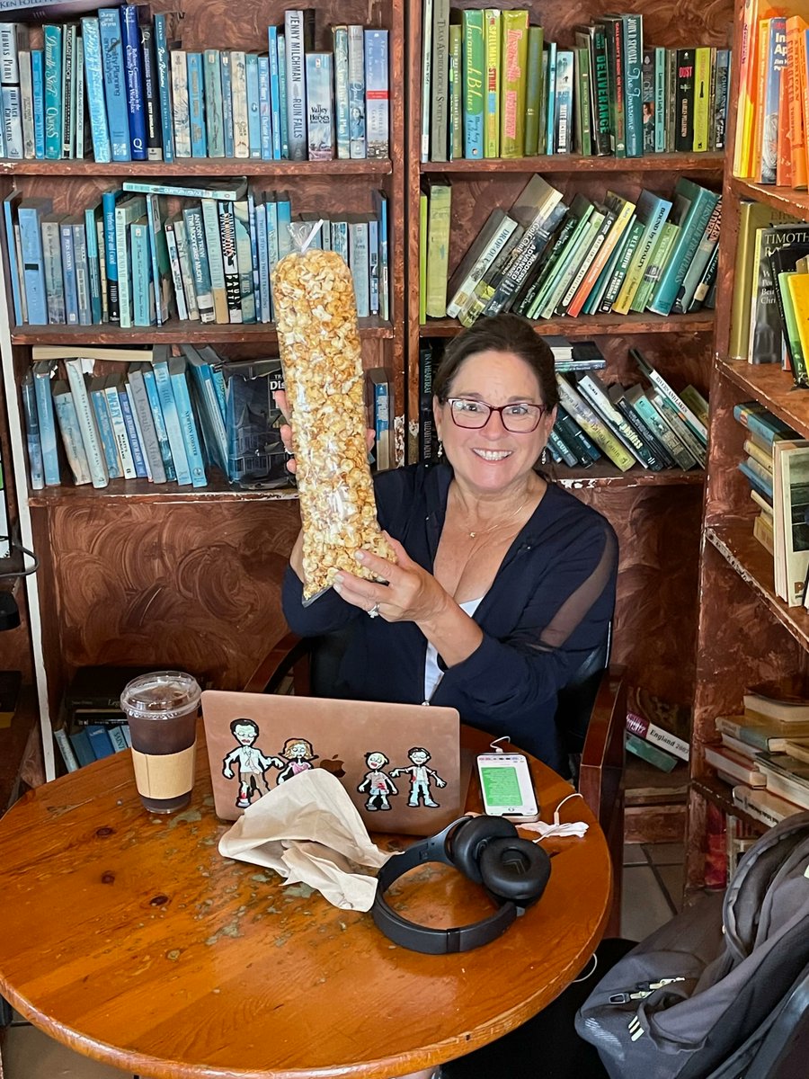 Rebecca_Forster's tweet photo. 1 bag=1chapter. Bag was finished before chapter. #CARAMEL #popcorntime #writingnow #writersoftwitter #writerslife #WritingCommunity #writerscommunity #Writerscafe #creativeity #books #food #fun #Inspiration https://t.co/YxmHRb2tS0