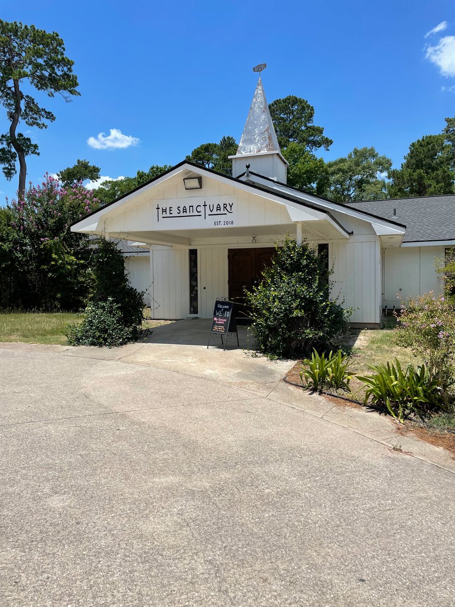 EMCIDTX's tweet photo. Enjoy Back Pew Brewing's King of the Helles, along with live music, food from Williams BBQ, and Back Pew Market today, July 9, from 1-6 p.m. Back Pew Brewing is located at 26452 Sorters McClellan Rd. in Porter. #FuninEMC #ShopEMC #BackPewBrewing #TexasCraftBeer #CraftBeer #Beer https://t.co/Ut3DT7rie5