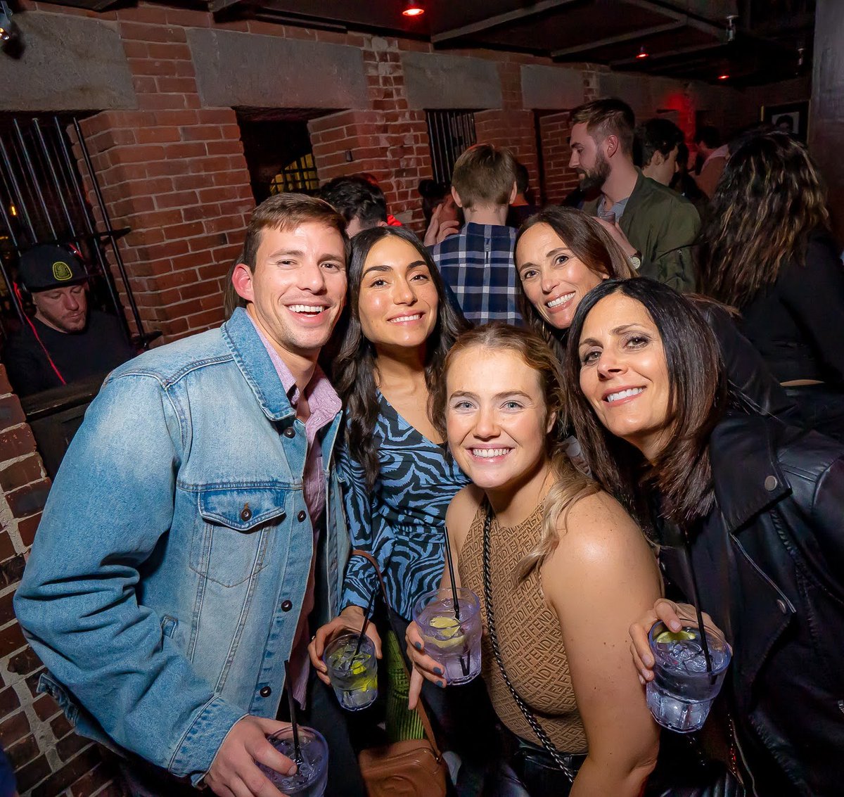 Kick off the weekend with Alibi!🎶 Music starts at 9PM! <a href="/richardmixin/">Richie Dunne</a>.jpg TONIGHT🥂 &amp; <a href="/djactionjackson/">DJ Action Jackson</a> TOMORROW!🍾 #whatsyouralibi