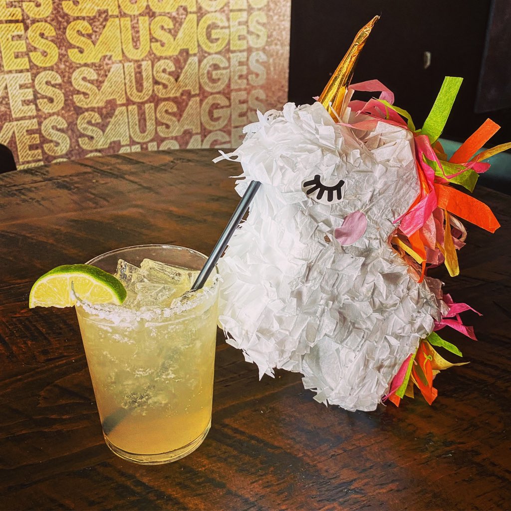 MitzisWDM's tweet photo. It’s Happy Hour at Mitzi’s until 6! Today we’ve got $3 Busch Light tall boys, $3 Tito’s and $16 bottles of wine!
2 for 1 shots from 6-9!
#mitzis #happyhour #valleyjunction #desmoines #westdesmoines #bar #drinks #beer #friday https://t.co/NDNrwJoAqb