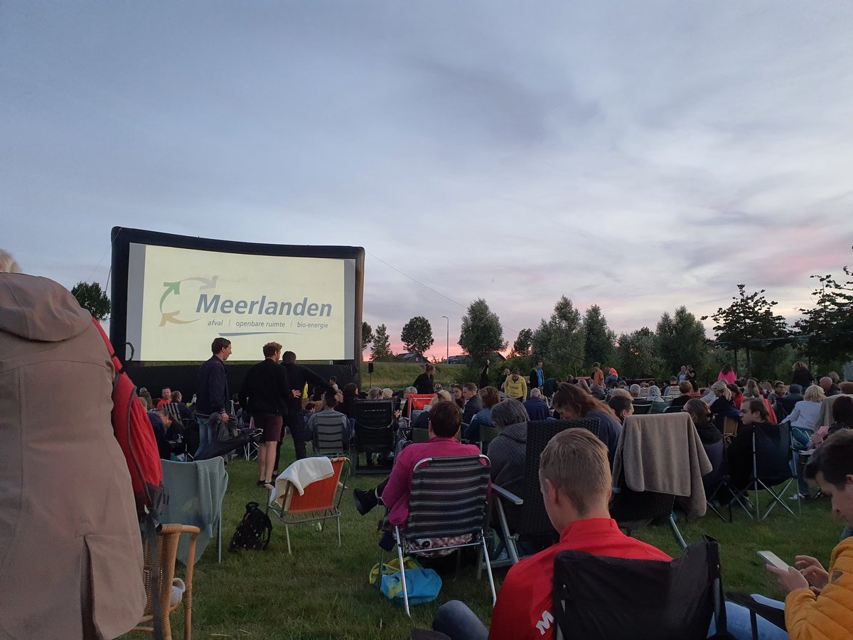 #park21zomerweken in Nieuw-Vennep! Op landgoed Kleine Vennep vanavond genieten van de openluchtbioscoop📽