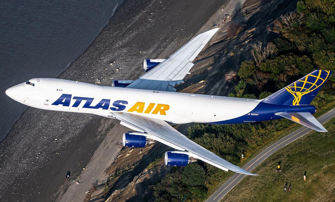 AtlasAirWW's tweet photo. Anyone up for a trip to the beach? 🏖️

📷: @diecastryan

Spotted at 📍 Ted Stevens Anchorage International Airport https://t.co/Sk8BLjrpAS
