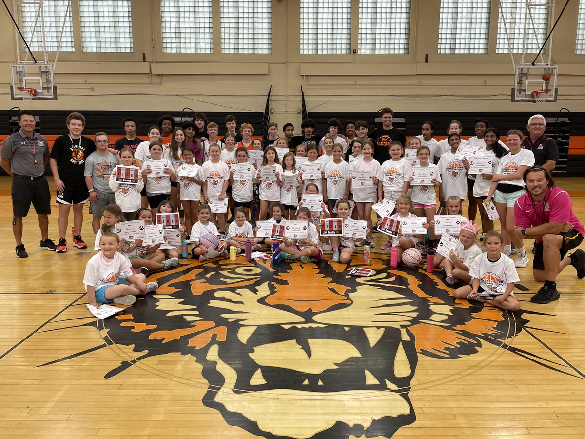 ACHSTigersBball's tweet photo. Week 2 Training ✅
Girls Camp✅

ECIC Agility and $Ball Winner:
Josh Bugiera 
@AmherstTigers1 https://t.co/PKn0QD49Jl