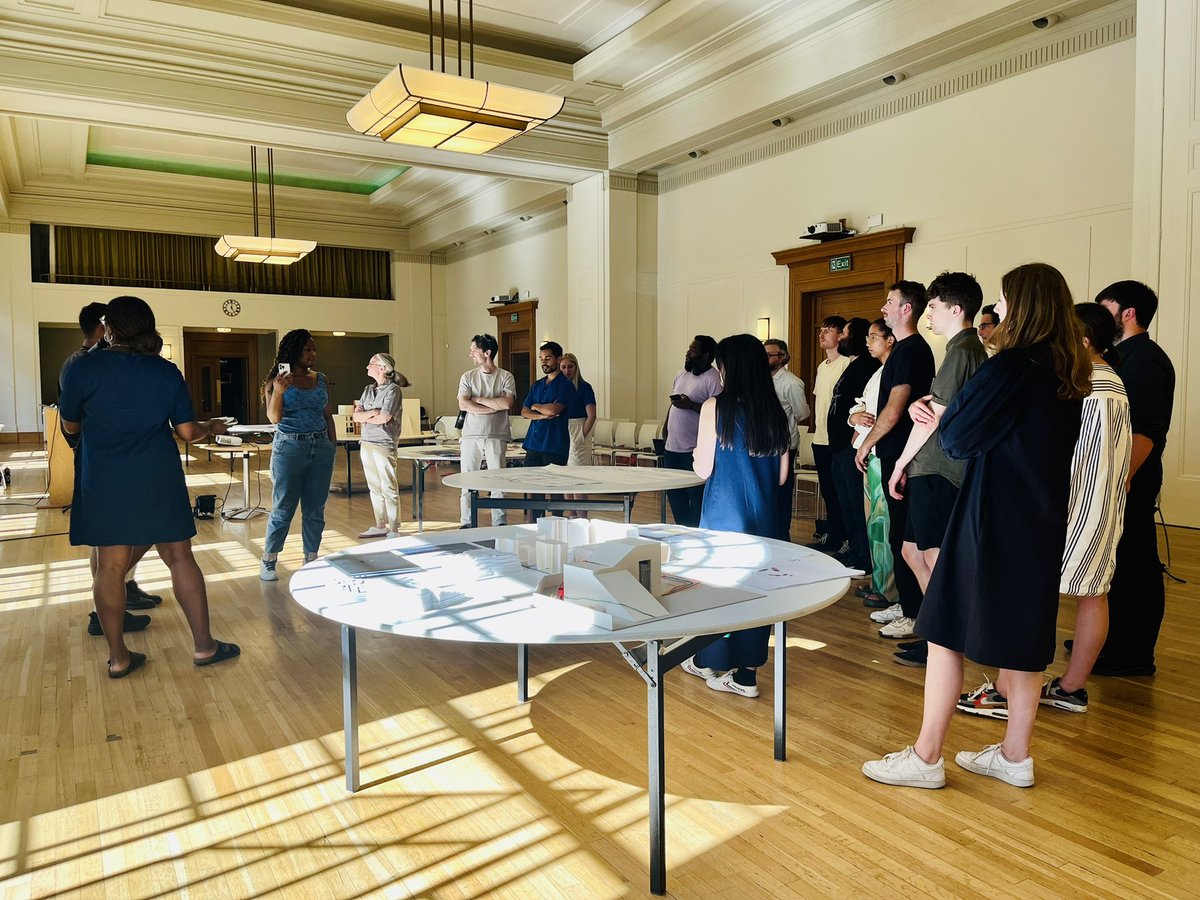 LSofARCH's tweet photo. Final presentations underway, in the beautiful Assembly Room @hackneycouncil #LSALAB #summerdesigncharrette @ballymore https://t.co/4nFtkAWTZz