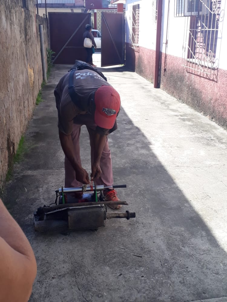 ColonSalud's tweet photo. Continúan las acciones para combatir el mosquito aedes aeyiptis. 
#ColónActivo 
#Salud_Colon 
@SuselyMorfaG 
@DrLazaroSuarezi 
@Eduardo70897732
@teresa280867 https://t.co/C9L1ixNdEE