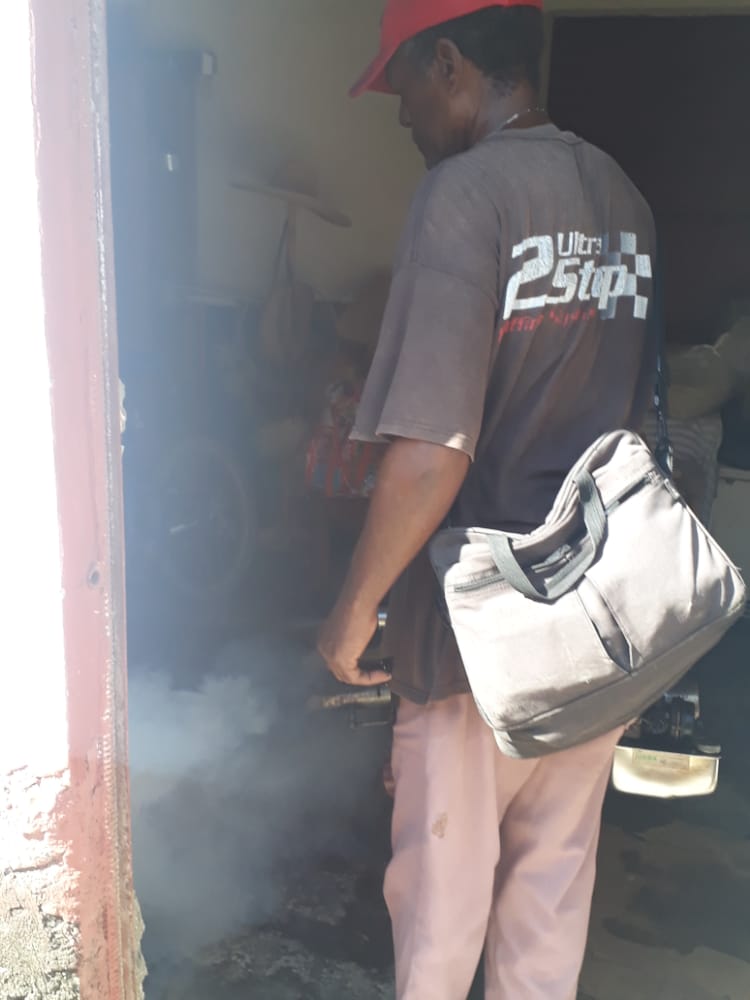 ColonSalud's tweet photo. Continúan las acciones para combatir el mosquito aedes aeyiptis. 
#ColónActivo 
#Salud_Colon 
@SuselyMorfaG 
@DrLazaroSuarezi 
@Eduardo70897732
@teresa280867 https://t.co/C9L1ixNdEE