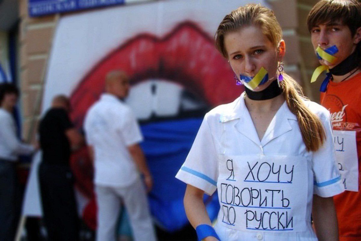RF_OSCE's tweet photo. #Волгарев: Начиная с 2017 года, на Украине ударными темпами шло агрессивное насаждение украинского языка. Запрещалось использовать любой язык, кроме украинского, в области образования, государственном секторе, СМИ, в сфере услуг и др. https://t.co/DVTL6YUfw5