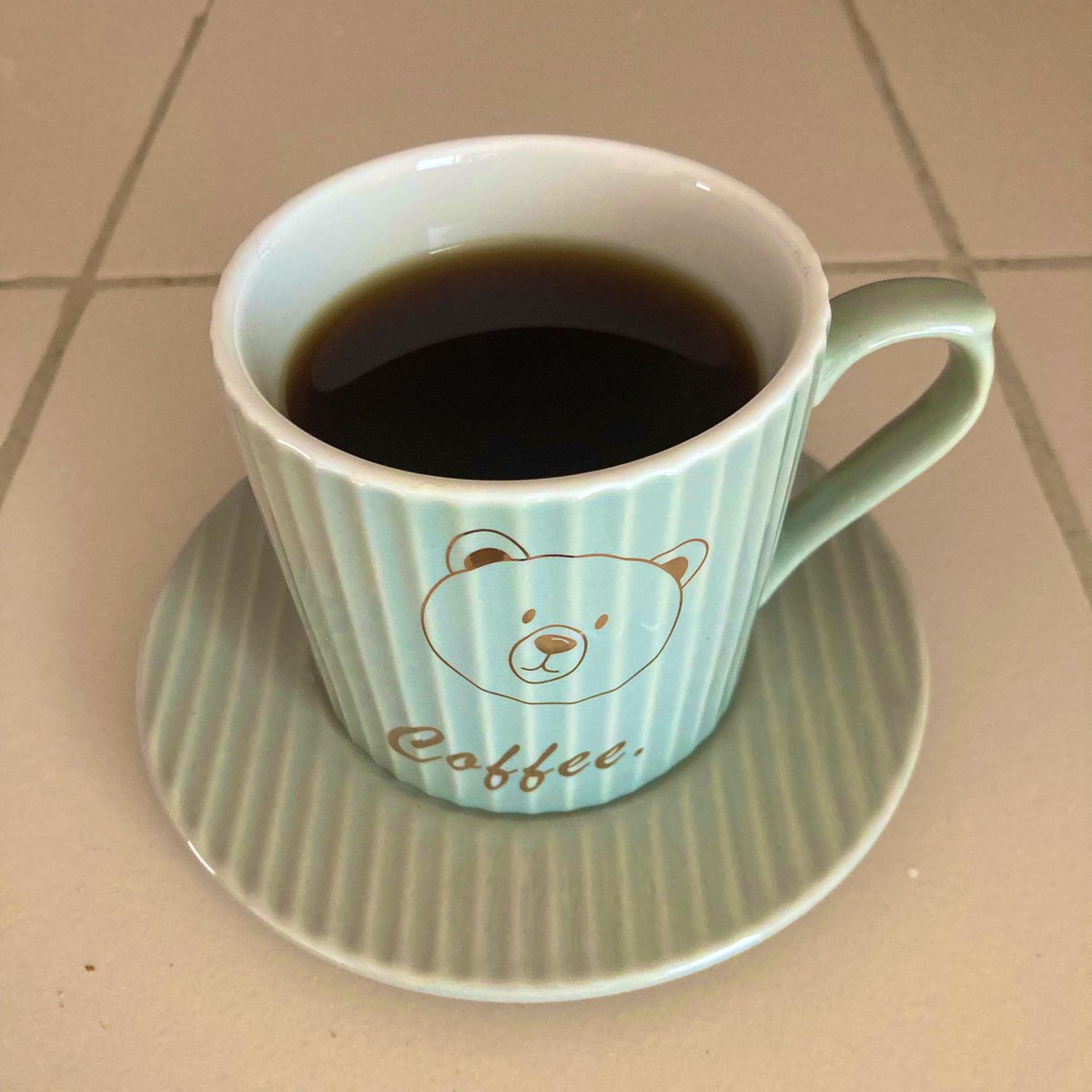 Feliz con mi regalo en una fría mañana!! <a href="/JackieHenaoB/">Jackie Henao</a> <a href="/NayoTriana/">Nayo Triana Ramírez</a> los quiero 😘😘