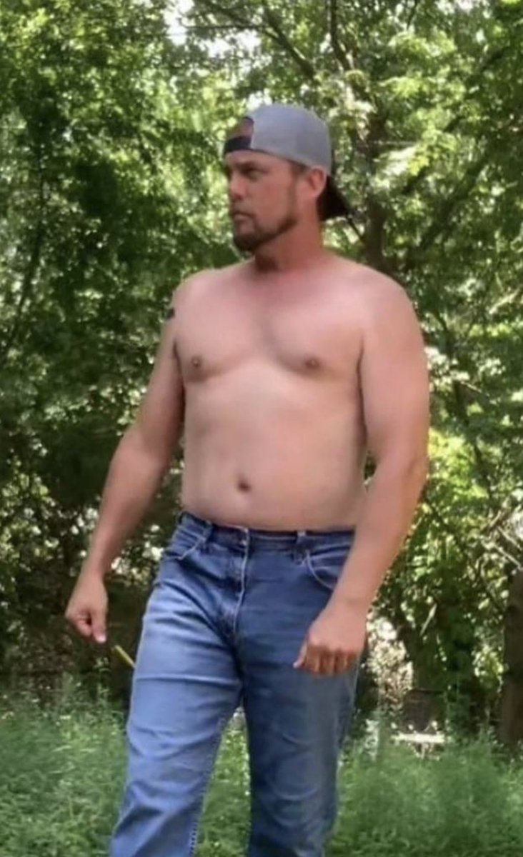 JdSlye's tweet photo. Y’all got any Love for a 44 year old thick ole Arkansas Country Boy? 💁‍♂️ https://t.co/CM9JE7afCn