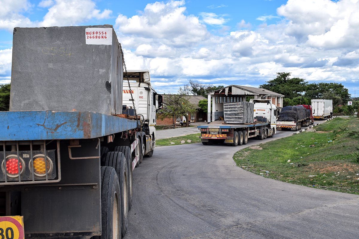 newswireZW's tweet photo. Zimbabwe has today announced a ban on unprocessed granite exports. SI 127 bans all new contracts. In June last year, Govt gave granite miners 6-months to submit plans to process locally. Most Zim granite is sold to Italy, China, Belgium, and Spain, trade data shows 🧵
[📸 CPJ] https://t.co/KQyUDLNyru