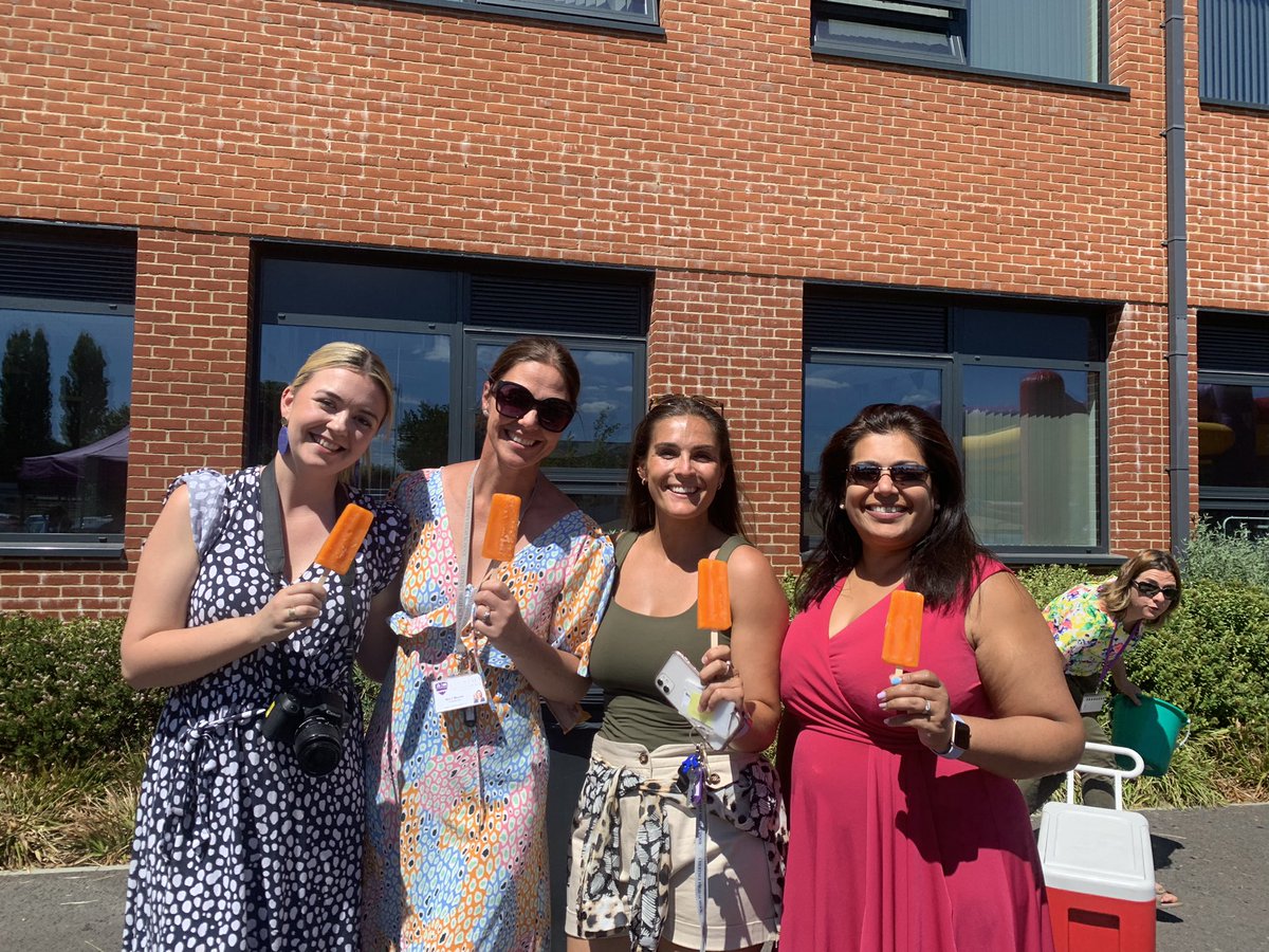 ChertseyHigh's tweet photo. CHS Fest - A perfect Friday filled with ice cream🍦; football ⚽️; art 🎨; inflatables; laughter; love 💜 and lots lots more!! #WellDeserved #CHSfamily #CHSFest https://t.co/JGYhBsncwD
