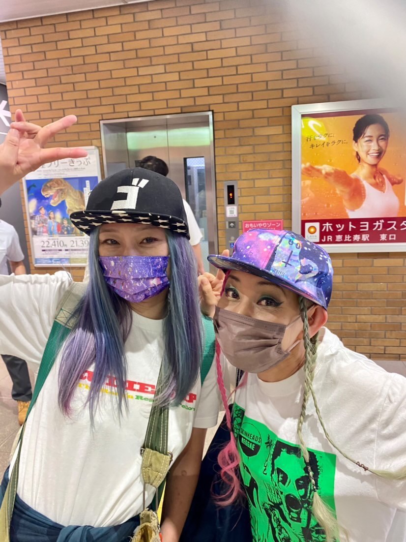 gong46's tweet photo. 帰り道Vaiwattのたまちゃんに偶然会った〜😍✨✨嬉しくて抱きあった❤️
しかも宇宙キャップに宇宙マスク💫 https://t.co/kseFbNxIjt
